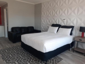 Wentworth Club Motel